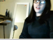 beryl18 sucks a dildo and flashes tits and ass