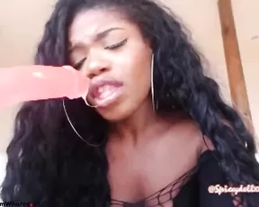 2.0 SpiceyDoll very hot ebony girl
