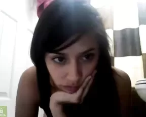 Teen does sexy things