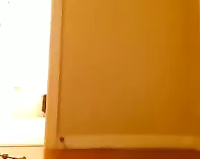 Dark haired sex bomb sucking cock