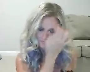 So pretty brunette girlfriend suck cock while he fingering her lovely pussy,damn