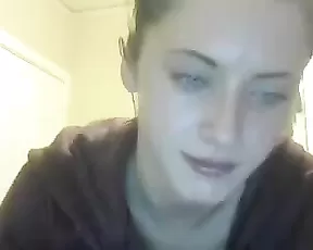Shaking her tight booty