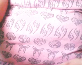 Squirting pussy loves it on the table