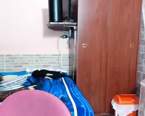 So pretty blonde webcam female make fun and recorded this video for web,enjoy