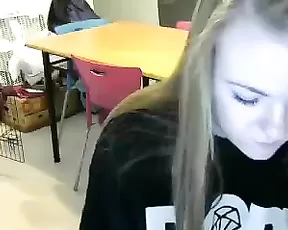 Petite babe on her back getting the fuck of her life