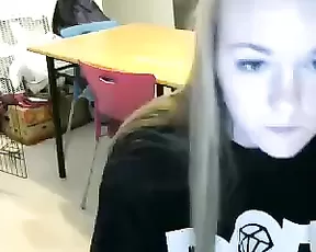Petite babe on her back getting the fuck of her life