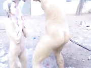 This tight pussy loves a bit of toying