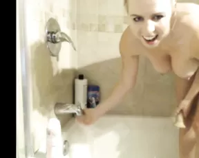 Another webcam hotties plays with herself