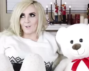 Jessica Nigri - Sweater Party