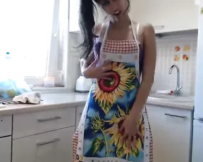 Antoniamartin1 slim girl finger clit on kitchen webcam show