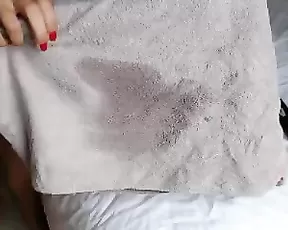 Mariah_Leonne dirty teen masturbation and cum in bed webcam show