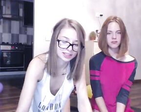 Hottykissy33 teen girls free webcam show