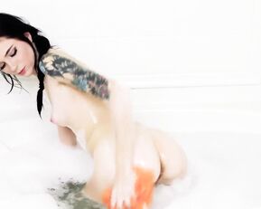 ManyVids LaraLou Cumming Hard Bathtub Premium Video HD