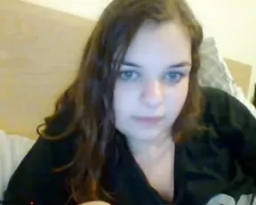 newbie Kiyten2 licking her nipples 10/02/18