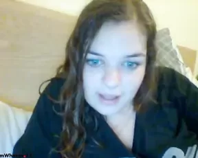 newbie Kiyten2 licking her nipples 10/02/18