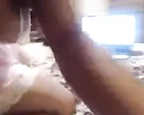 Large tits shake on the webcam