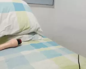 Gorgeous ebony babe plugs her ass with a toy