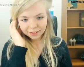 Nikkishygirl showing off