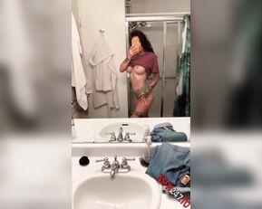 Live sex Octavia May Early morning play time onlyfans porn videos ...
