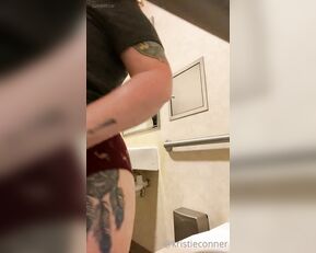 kristieconner trying to leave a urine sample and the po live porn cam