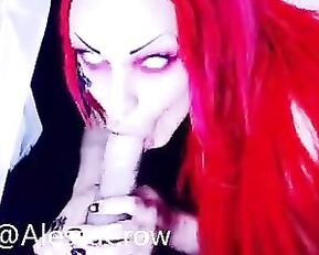 Lacey Reigns Pee