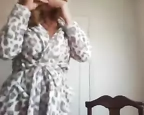 I love bathroom blowjobs