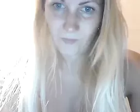 Teen gives great blowjob