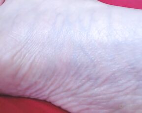 Alanna alanna_feet look_at_every_little_wrinkle_on_my_sole__a_very_close_video_for_seduced_fans_ LIVE PORN