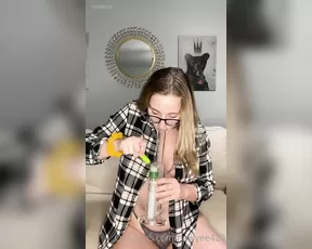 hawyee420 unlock to see the whole video where i take out my tits onlyfans xxx porn