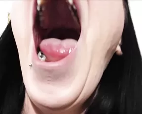 booty4u more of my huge yawns live porn