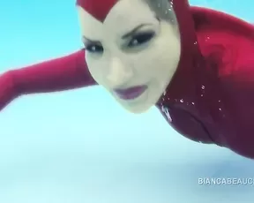 Bianca Beauchamp heavy rubber in the pool show premium liveporn livesex