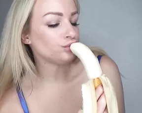 penny lee eating banana show premium manyvids liveporn livesex1