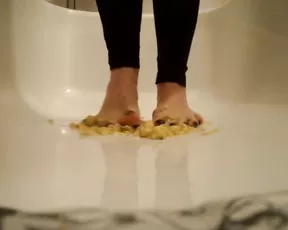 missdragon_a banana crashing w/ sexy foot show premium manyvids liveporn livesex