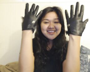 deesdeepthroat trying on new gloves 2 show premium liveporn livesex
