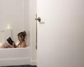 jasperswift alien spys on girl taking bath show liveporn video