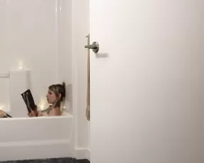 jasperswift alien spys on girl taking bath show liveporn video
