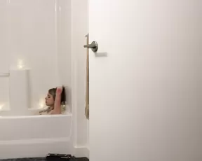 jasperswift alien spys on girl taking bath show liveporn video