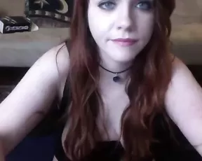 So pretty brunette milf put a friend to filmed his casual sex couple homemade