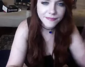 So pretty brunette milf put a friend to filmed his casual sex couple homemade