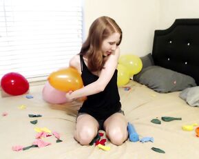charlottehazey popping all my leftover balloons show liveporn video