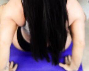 Korina kova - yoga privet class