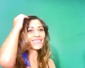 Hot amateur chick banged by a giant cock