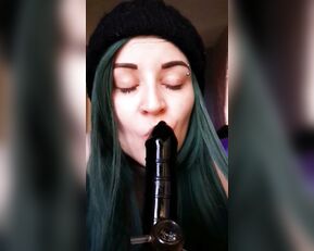 Tinytonitv dick bong suck & smoke show liveporn video