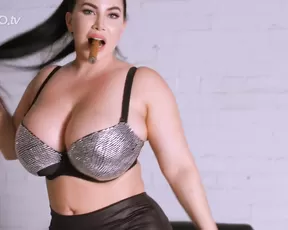 KORINA KOVA - just another night at the pool hall