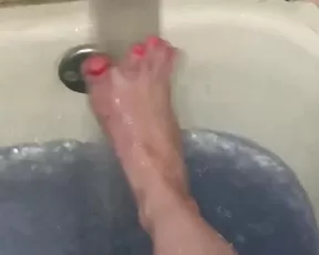 Vexingvixenqueen tub tease of my pretty feet show premium manyvids liveporn livesex1