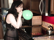 ValyrieLutka balloons b2p bed and over hot burner show premium liveporn livesex1
