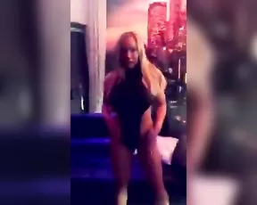 Olivia Austin shows off sexy figure premium free cam snapchat & manyvids liveporn livesex