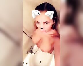 Candy Alexa live washes in the shower premium free cam snapchat & manyvids liveporn livesex1