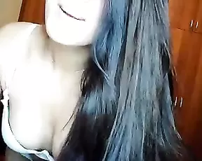 So pretty blonde girlfriend make a hell of a blowjob when parents are out,!damn!