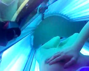 Sabrisse live in the tanning bed premium free cam snapchat & manyvids liveporn livesex1
